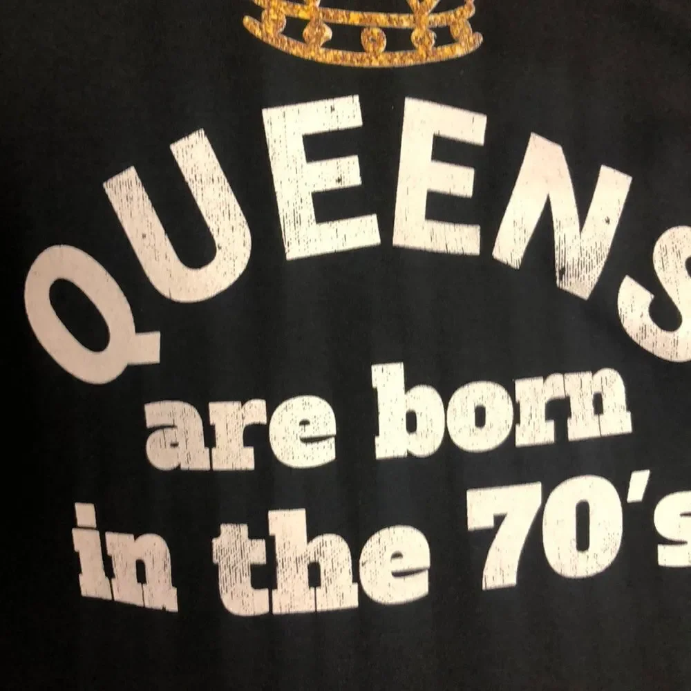NWT Queens are born in the 70’s Black t-shirt M - Picture 3 of 6